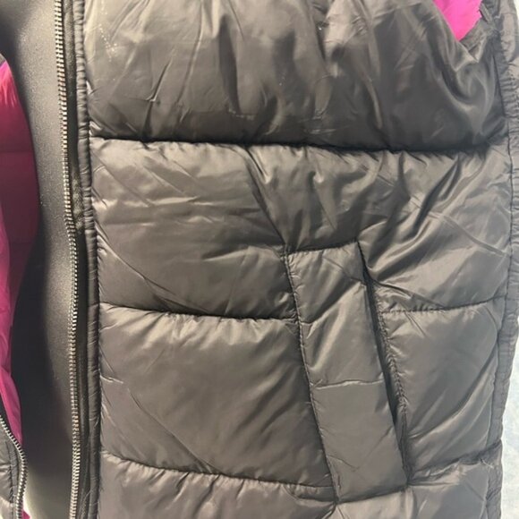 Reversible Black and Pink Puffer Vest - Picture 2 of 6
